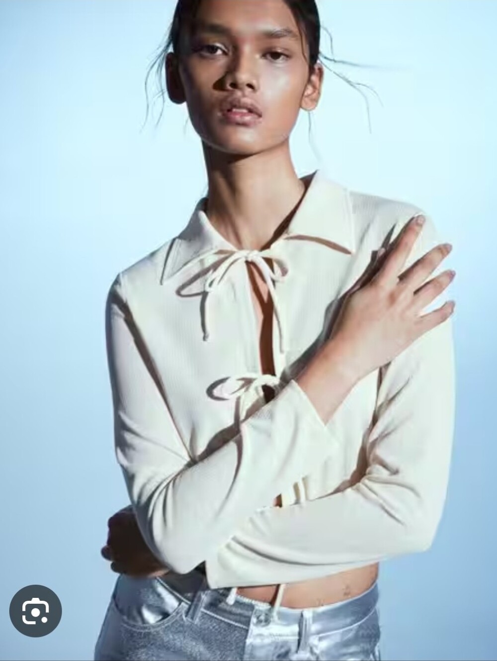 H&M Divided Cream Collared Tie Up Cropped Long Sleeve Top (size L)